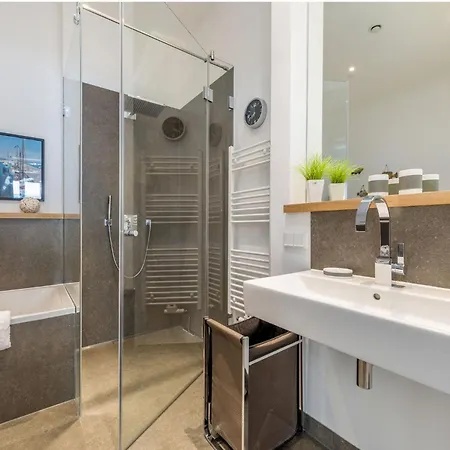 First Avalon Apartman