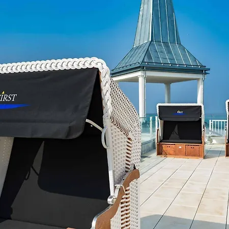 First Avalon Apartman *