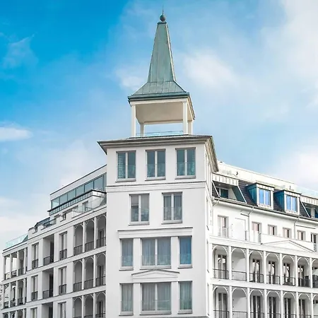 First Avalon Apartman *